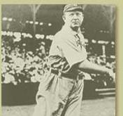 Cy Young (1867-1955), jugador estadounidense de bisbol, en cuya memoria se otorga cada ao un trofeo con su nombre al mejor pitcher (lanzador) de las Grandes Ligas. 